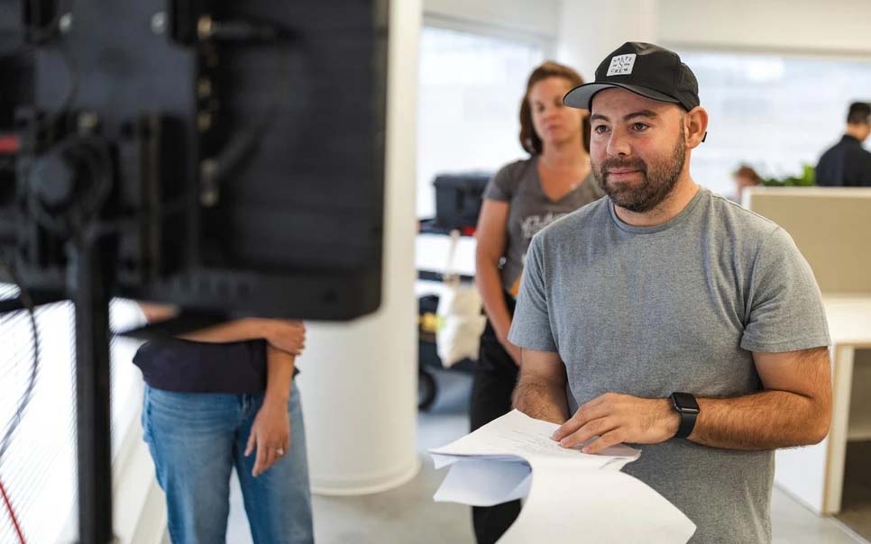 Cris Rodriguez on set